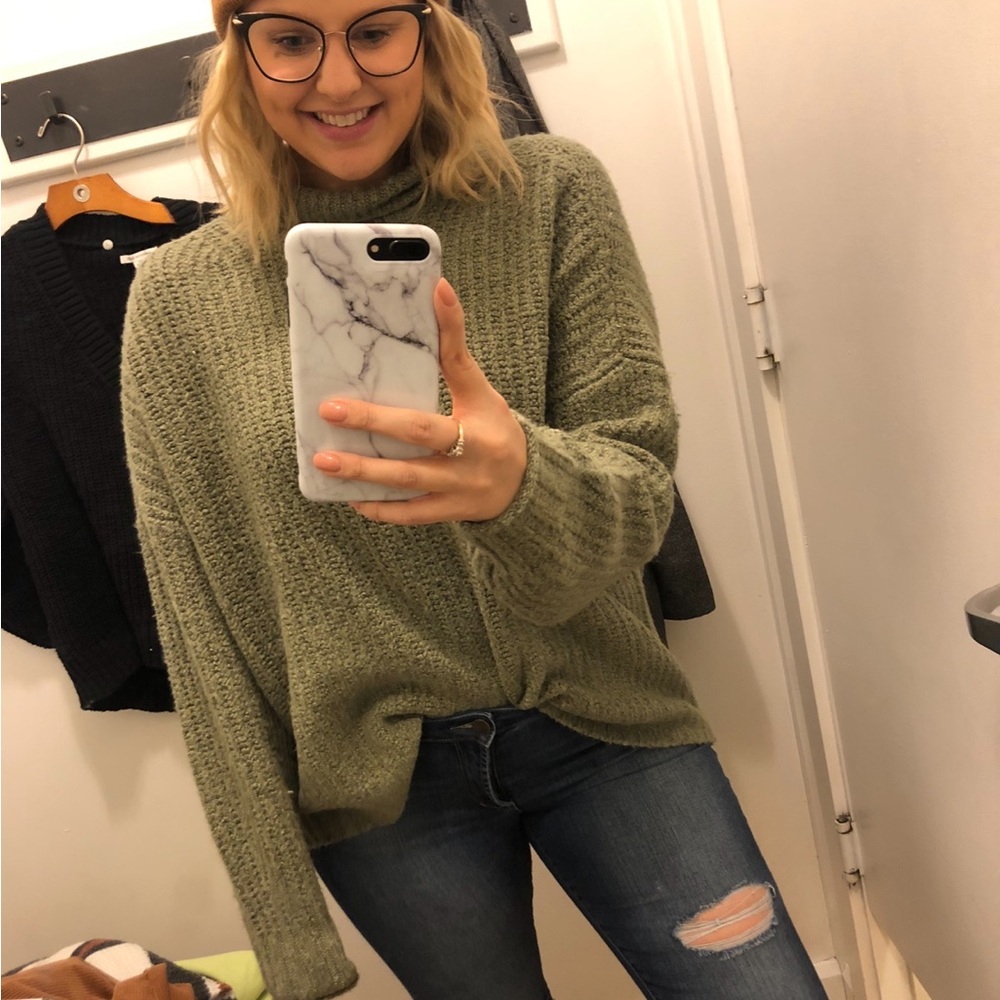 American Eagle sweater